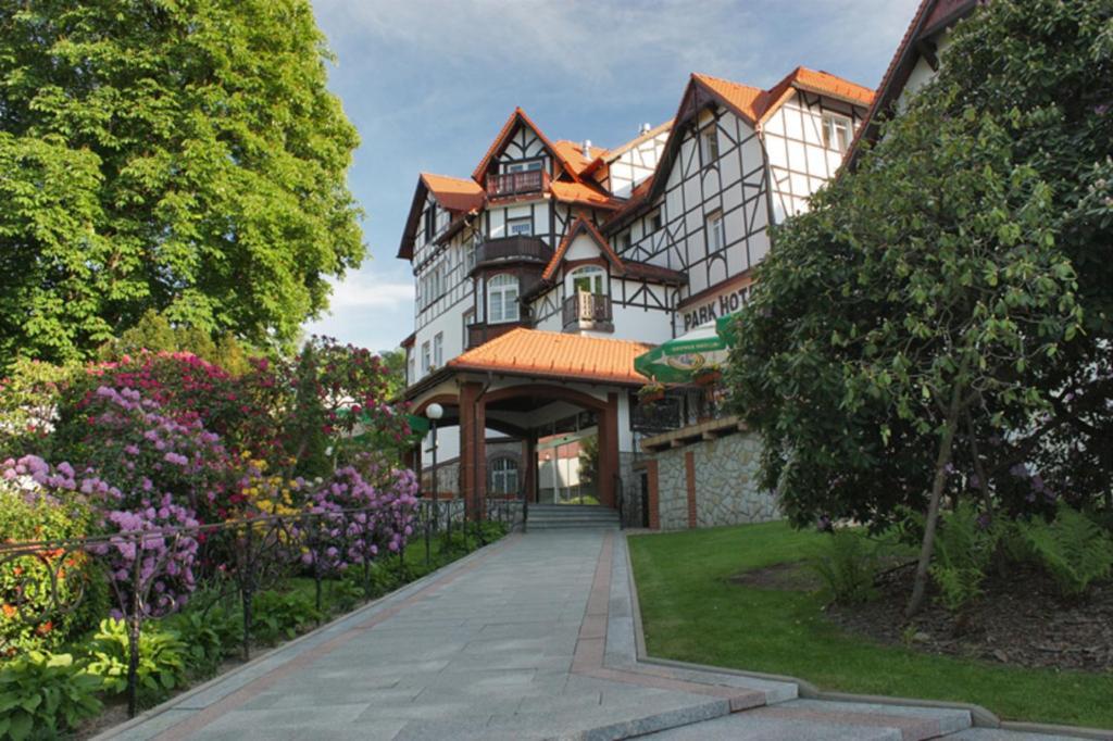 Park Hotel Kur & Spa Swieradow-Zdroj Exterior photo